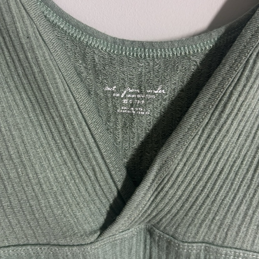 Urban Outfitters Olive Ribbed V-Neck Top - Picture 2 of 3